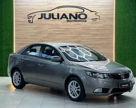 KIA CERATO 1.6 EX3 SEDAN 16V GASOLINA 4P MANUAL